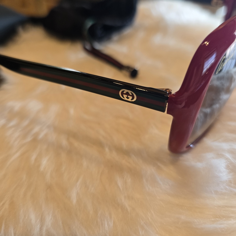 Gucci Red Sunglasses for Women - Picture 6 of 12
